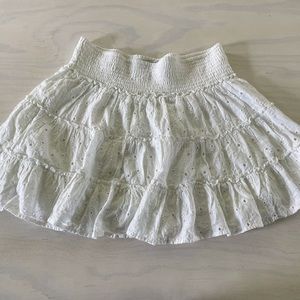 American Eagle White Ruffle Skirt Sz Large with Elastic Waist